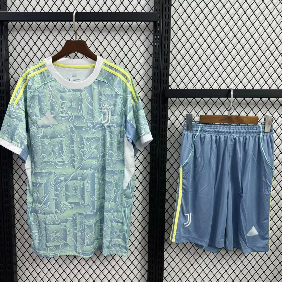 Juventus Away Kit 2025/2026