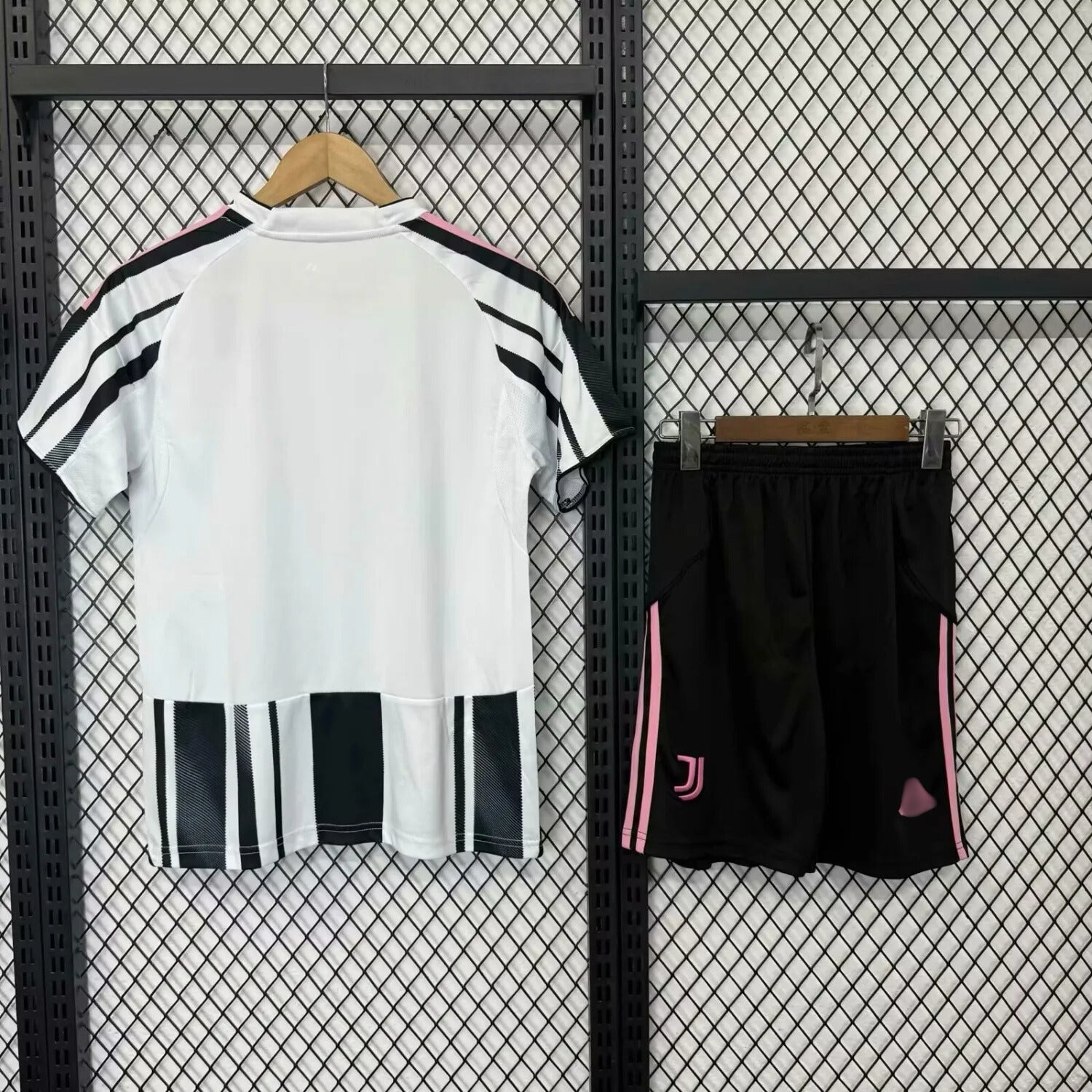 Juventus Home Kit 2025/2026